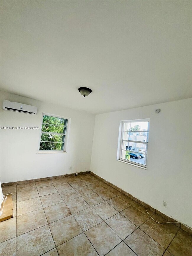 Foto del edificio - 3452 SW 7th St