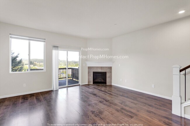 Building Photo - Spacious Townhome w/ Views: A Happy Valley...