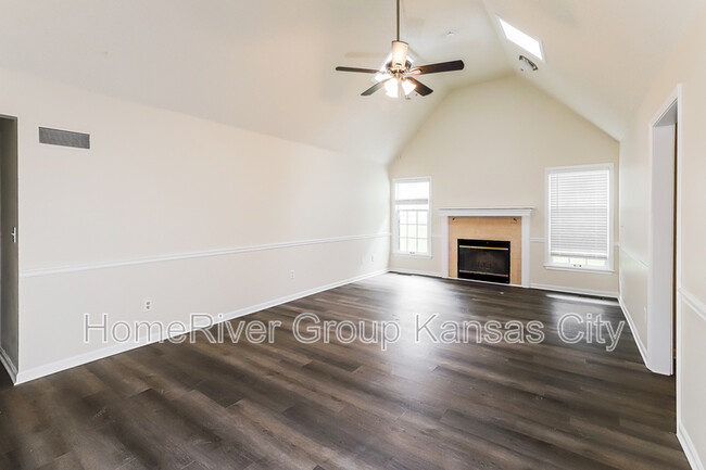 Foto del edificio - 8301 N Virginia Ave