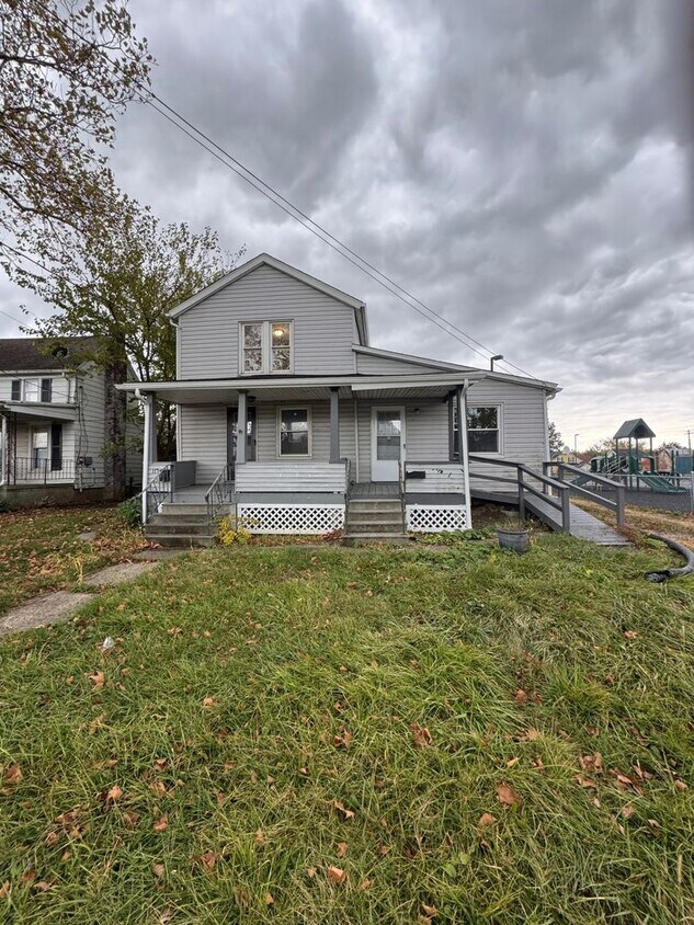 Foto principal - 117 W 30th St