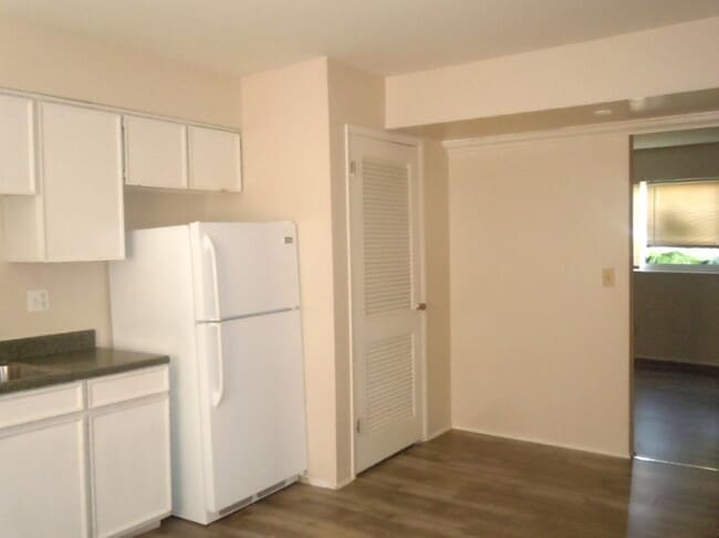 Building Photo - 119 Wolf Ave