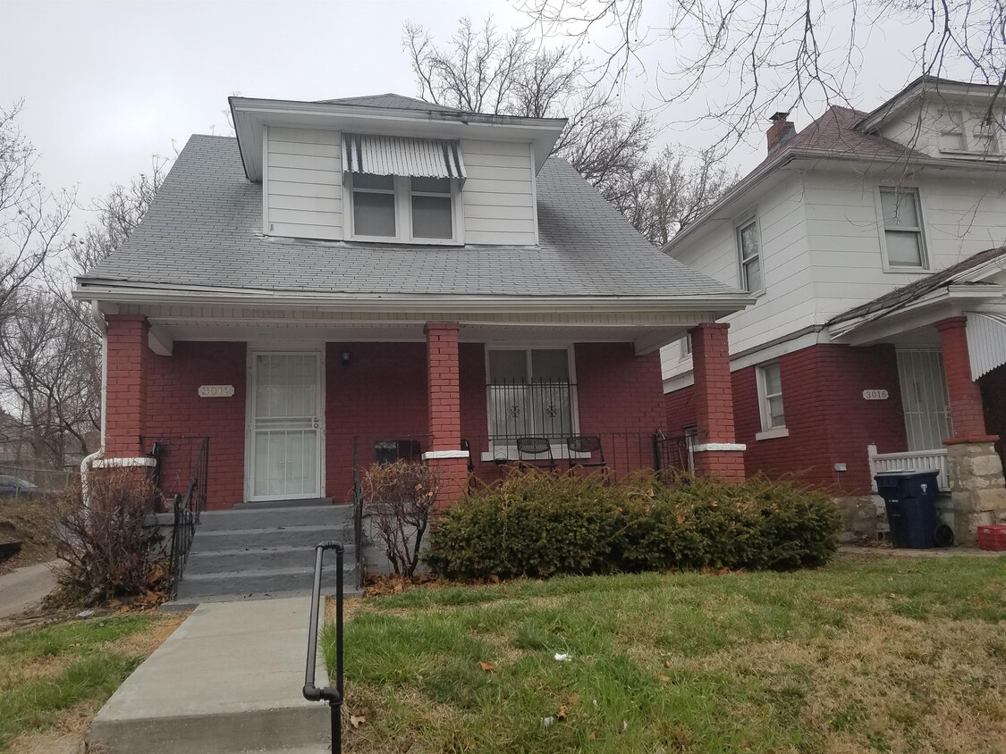 Foto principal - 3012 E 27th St