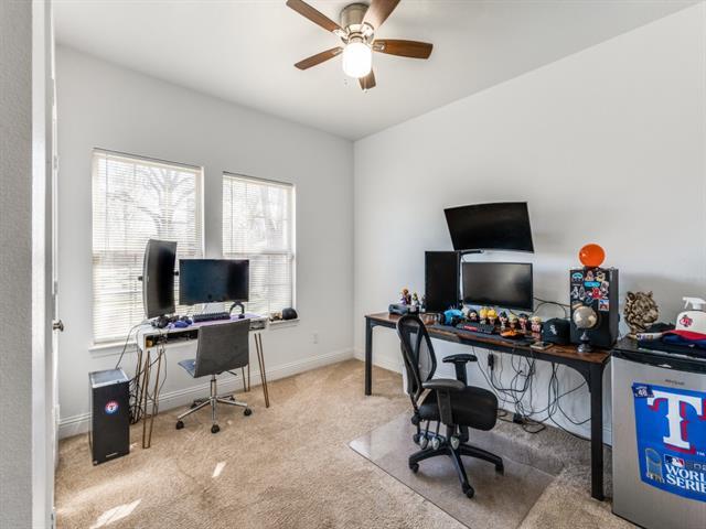Foto del edificio - 1513 E Allen Ave