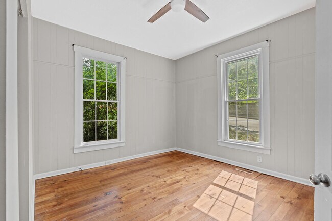 Foto del edificio - 707 Woodland Ave