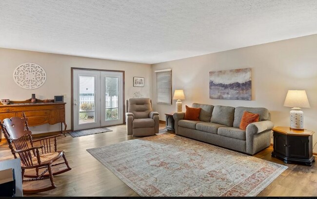 Foto del edificio - 301 Hearthstone Dr