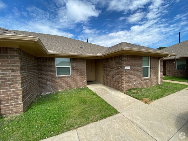 Building Photo - 4287 Castlegate Dr