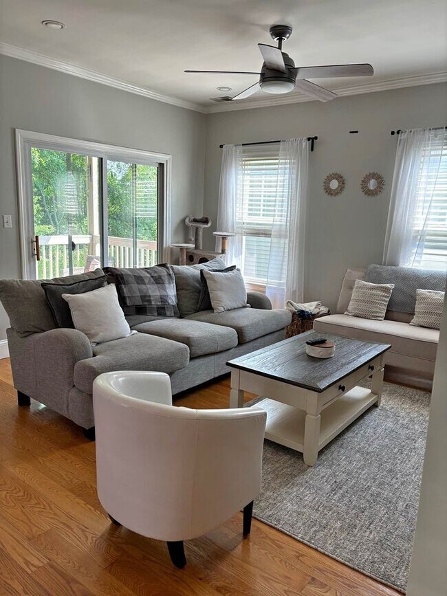 Living room & sliders to back balcony - 34 Church St