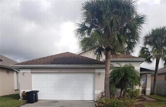 Building Photo - 3234 Fairfield Dr