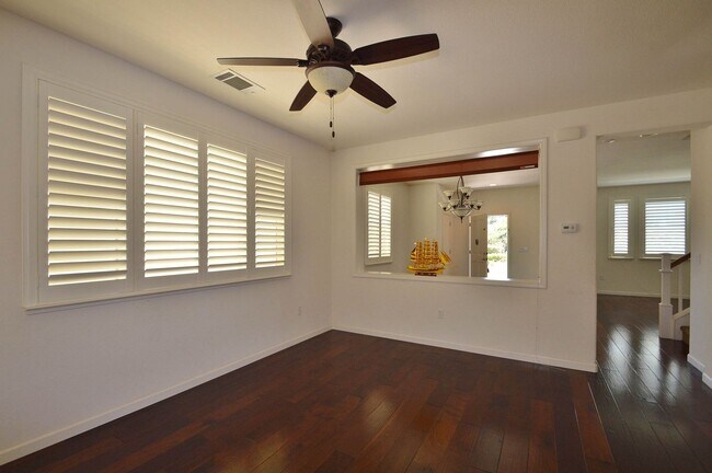 Foto del edificio - $3,950 / GORGEOUS 4 BEDROOM MODEL HOME IN EDEN SHORES AREA OF HAYWARD