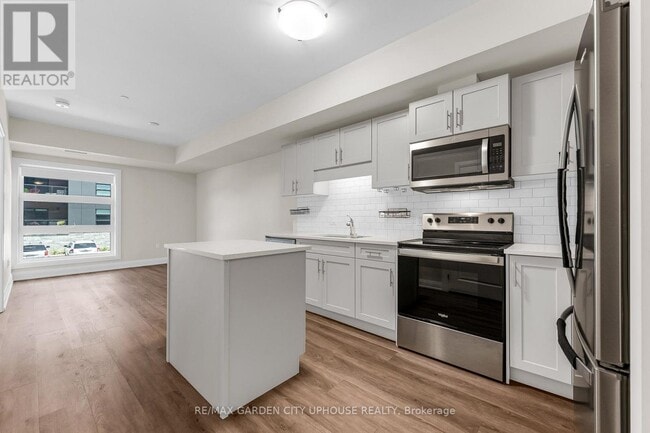 Building Photo - 118 Summersides Blvd