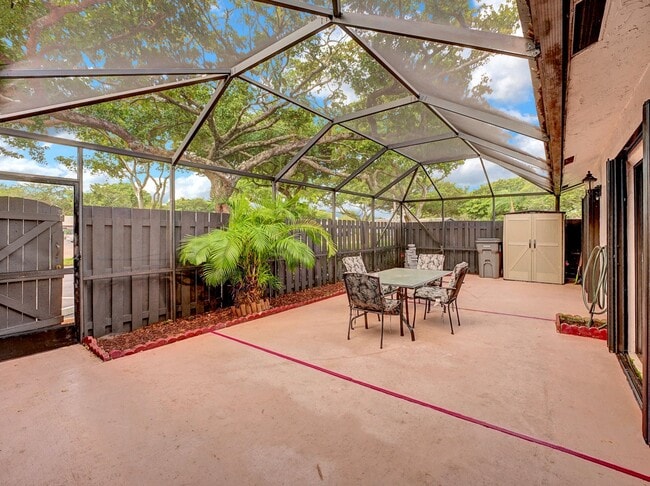 Foto del edificio - 1165 Summit Trail Cir