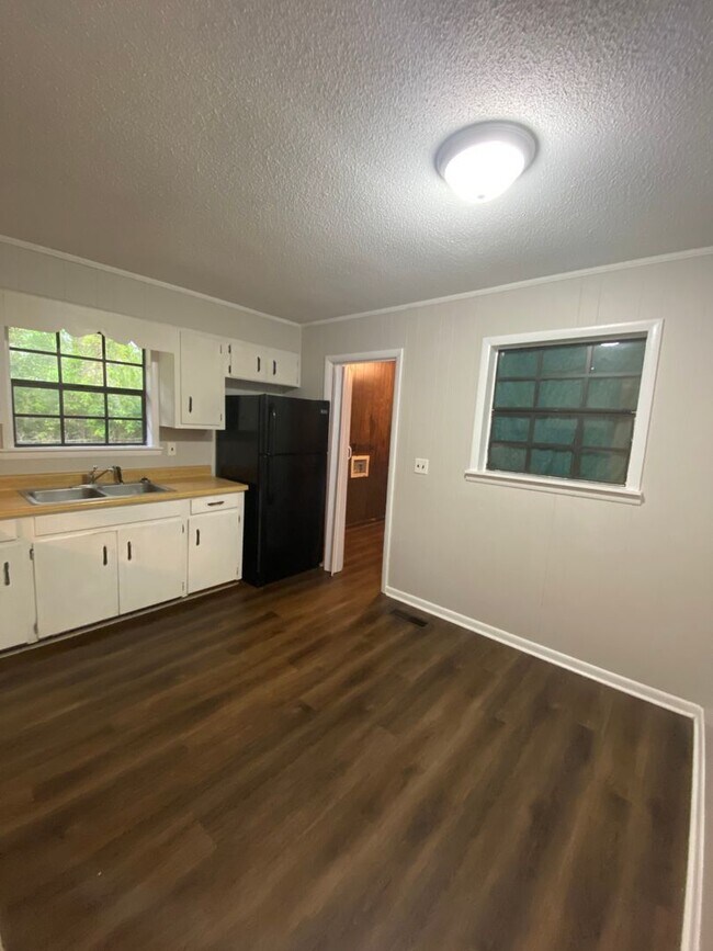 Foto del edificio - 904 Carson Ln SW