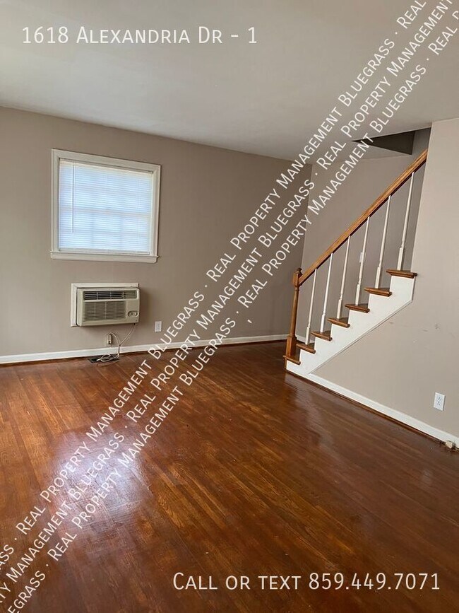 Foto del edificio - RENOVATED TOWNHOME