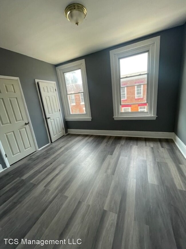 Building Photo - 3 br, 1 bath House - 2727 N Croskey St