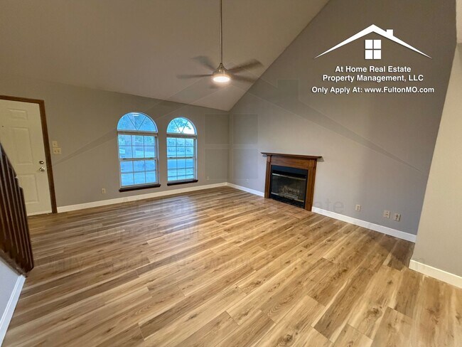 Foto del edificio - 2711 Mayflower Dr