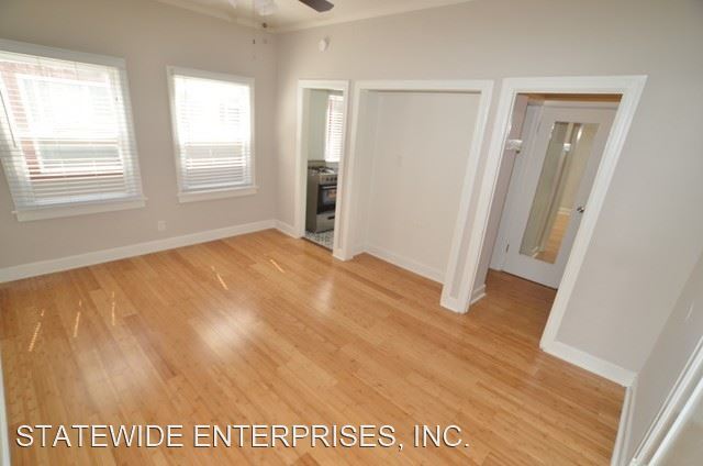 Building Photo - 916 S Lake St
