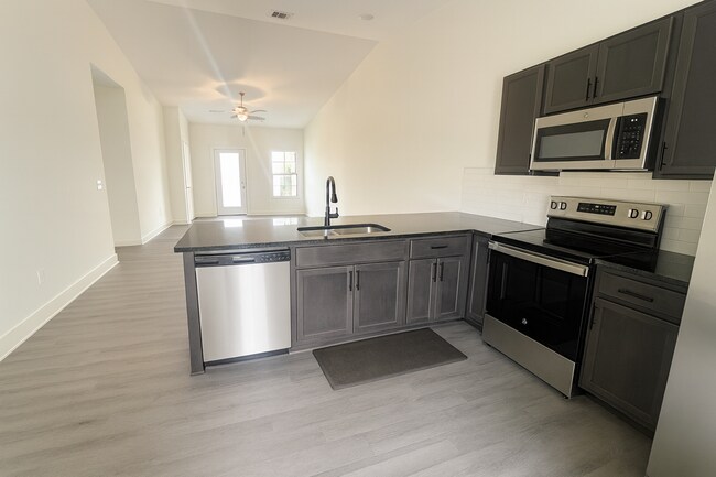 Foto del edificio - 5140/42 Chase Cir