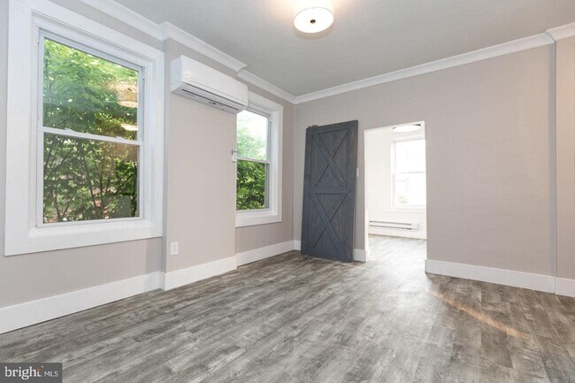 Foto del edificio - 2434 E Dauphin St