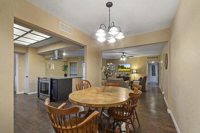 Foto del edificio - 8131 Ukiah Dr