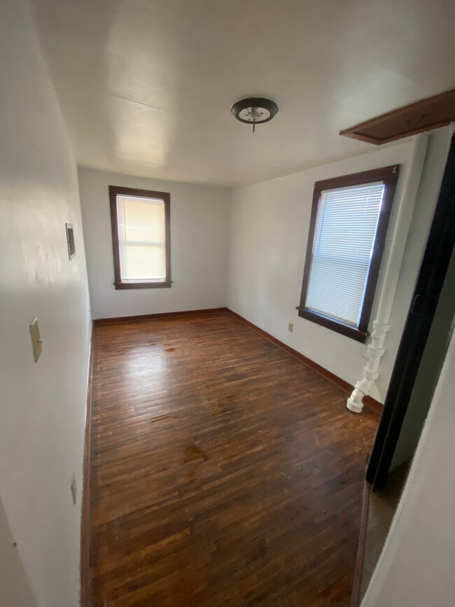 Building Photo - 816 St Thomas Ave