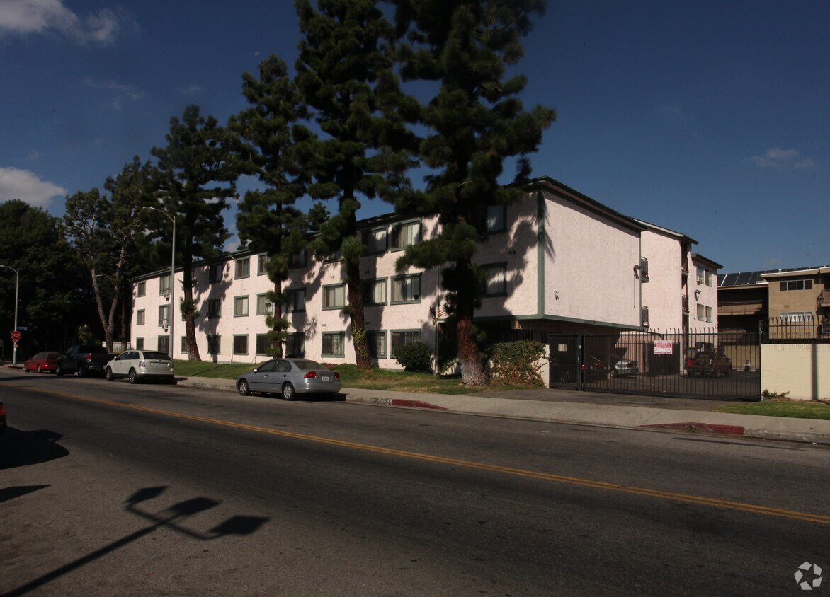 8056 Langdon Ave, Van Nuys, CA 91406 Apartments in Van Nuys, CA