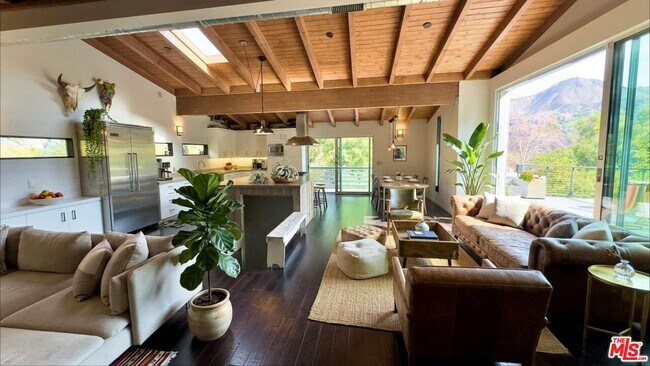 Foto del edificio - 19562 Cave Way