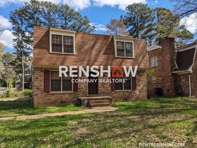 Foto del edificio - Charming 4 Bedroom / 2.5 Bath Upgraded Pro...