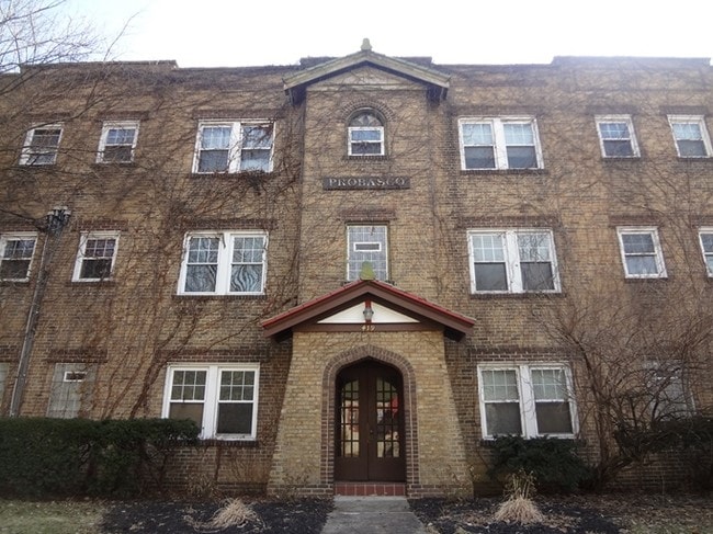 Building Photo - 415 Probasco St