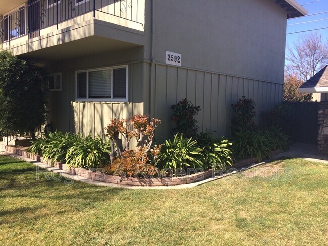 Foto del edificio - 3592 Payne Ave