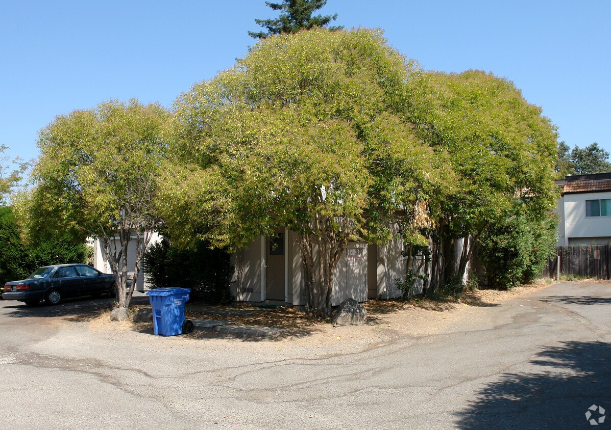 Building Photo - 4420 Culebra Ave