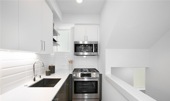 Building Photo - 3803 23rd Ave W
