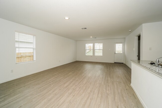 Building Photo - 5782 Companion Lp