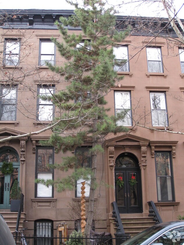 Primary Photo - 462 5th St