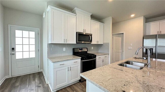 Foto del edificio - 151 Cedar Ln