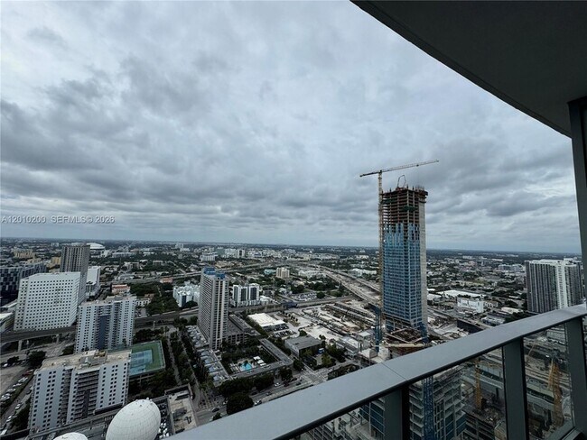 Foto del edificio - 851 NE 1st Ave