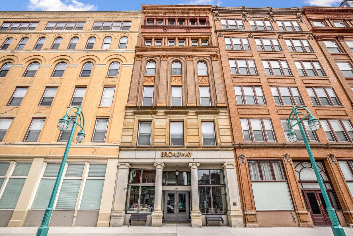 234 N Broadway Unit 306, Milwaukee, WI 53202 Condo for Rent in