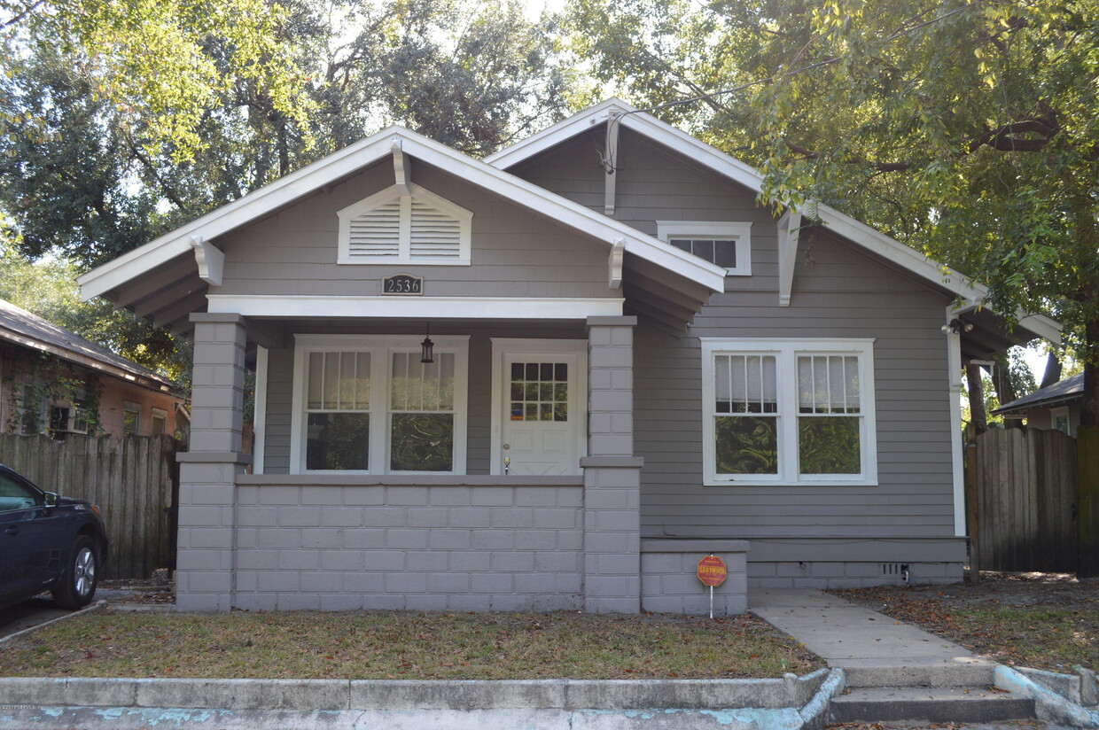 Foto principal - 2536 Phyllis St