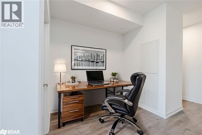 Building Photo - 39 Mary St