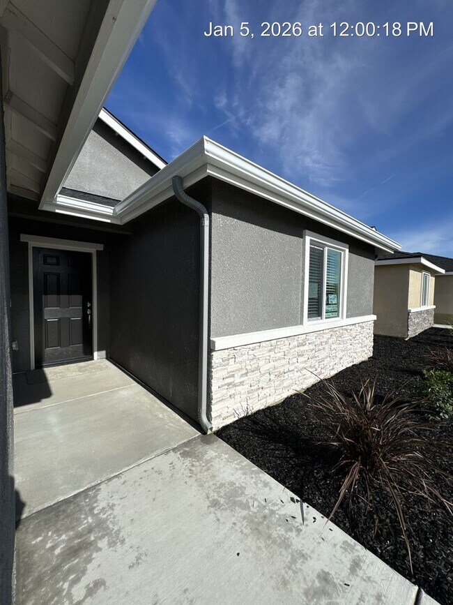 Foto del edificio - Newly built Home! Rent Ready !!