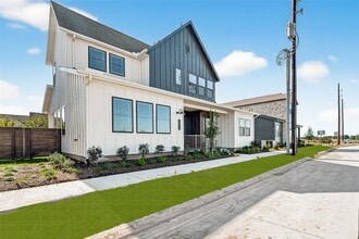 Building Photo - 3216 Loam Ln