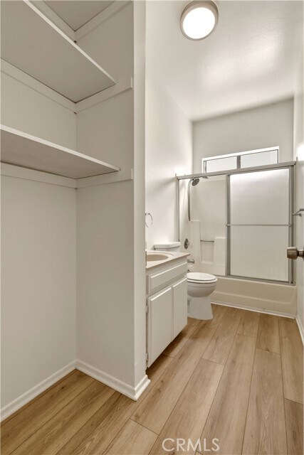 Foto del edificio - 17312 Chatsworth St