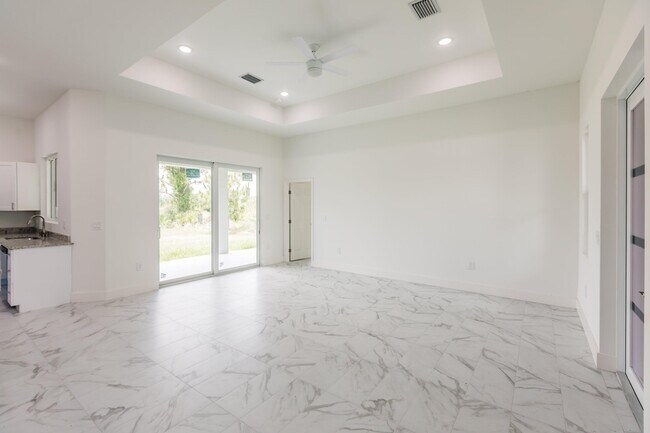 Foto del edificio - 4605 Connie Ave N