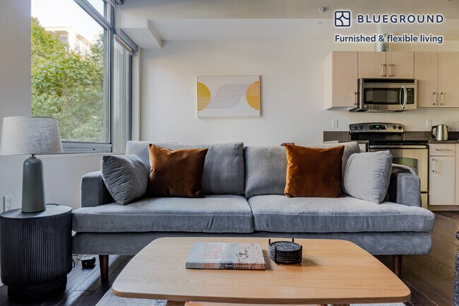 Foto del edificio - 521 Stadium Pl S