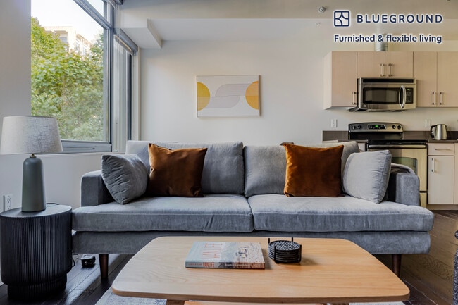 Building Photo - 521 Stadium Pl S