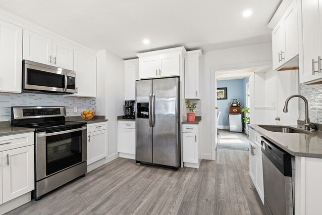 Building Photo - 107 Belle Ave