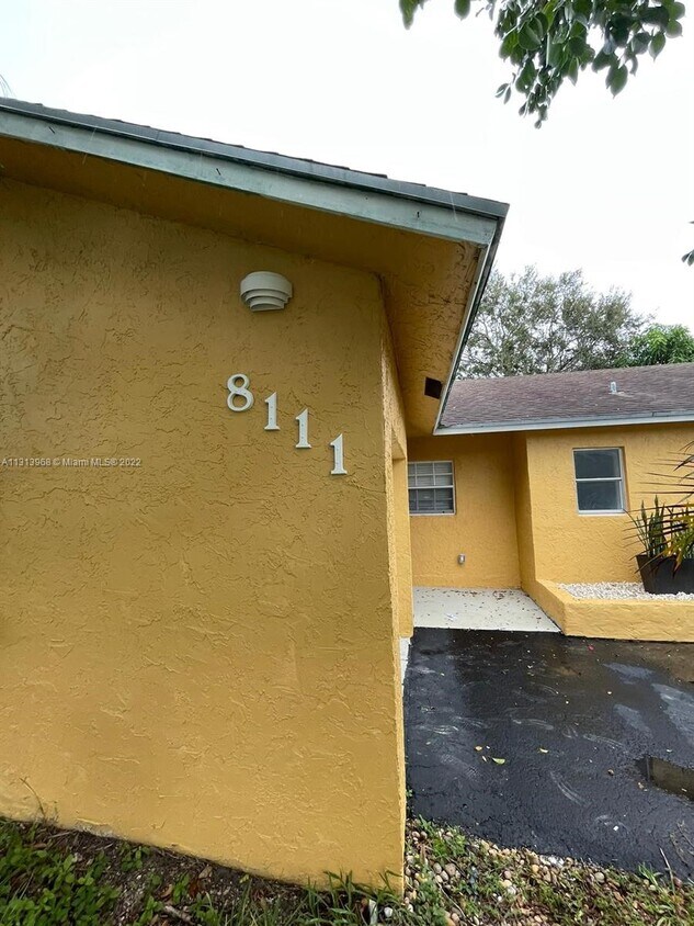 8111 NW 47th Ct, Lauderhill, FL 33351 House Rental in Lauderhill, FL