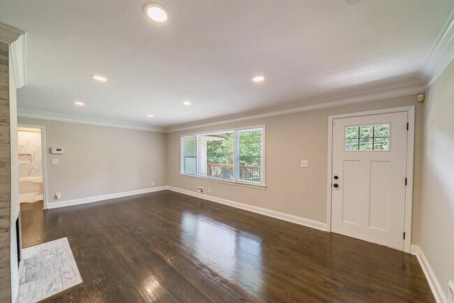 Foto del edificio - 254 Richardson Rd NW