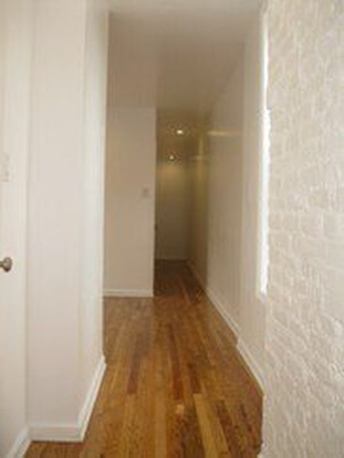Foto principal - 267 E 2nd St