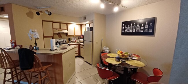 Foto del edificio - 1401 Village Blvd
