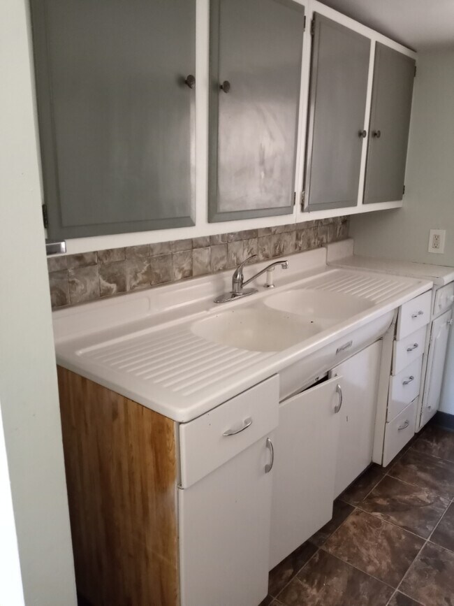 2121 Smelter Ave NE, Black Eagle, MT 59414 House Rental in Black